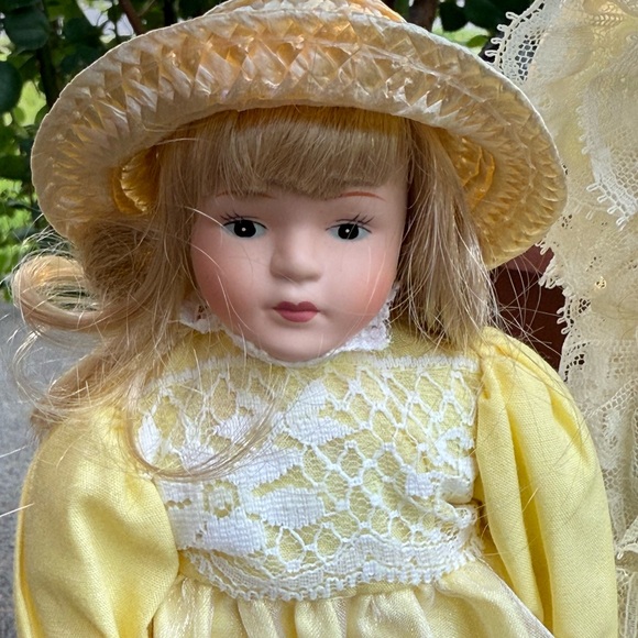 Classic Porcelain Dolls Girls Soft Body Victorian Lacey Dress Sets of 6 - Picture 8 of 17